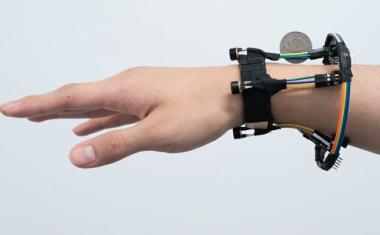 3D hand-sensing wristband