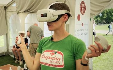 Using virtual reality for promoting vaccination