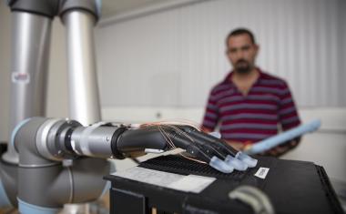 Liquid metal sensors and AI used for prosthetics
