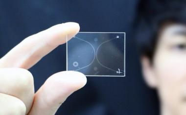 A controllable nanoscale gas-liquid interface