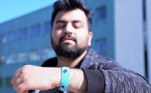 Smart wristband provides insights into wearers’ emotions