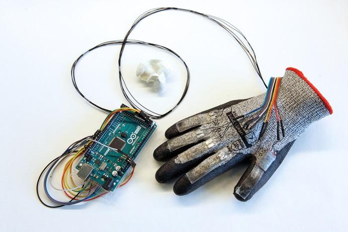 the electronic glove