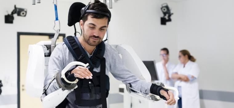An exoskeleton allows a tetraplegic patient to move